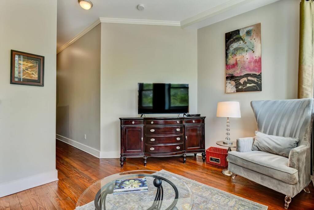 Loft Steps From City Hall And River Streets سافانا المظهر الخارجي الصورة